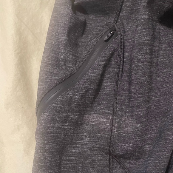 Lululemon leggings size 10 grey - Picture 3 of 4